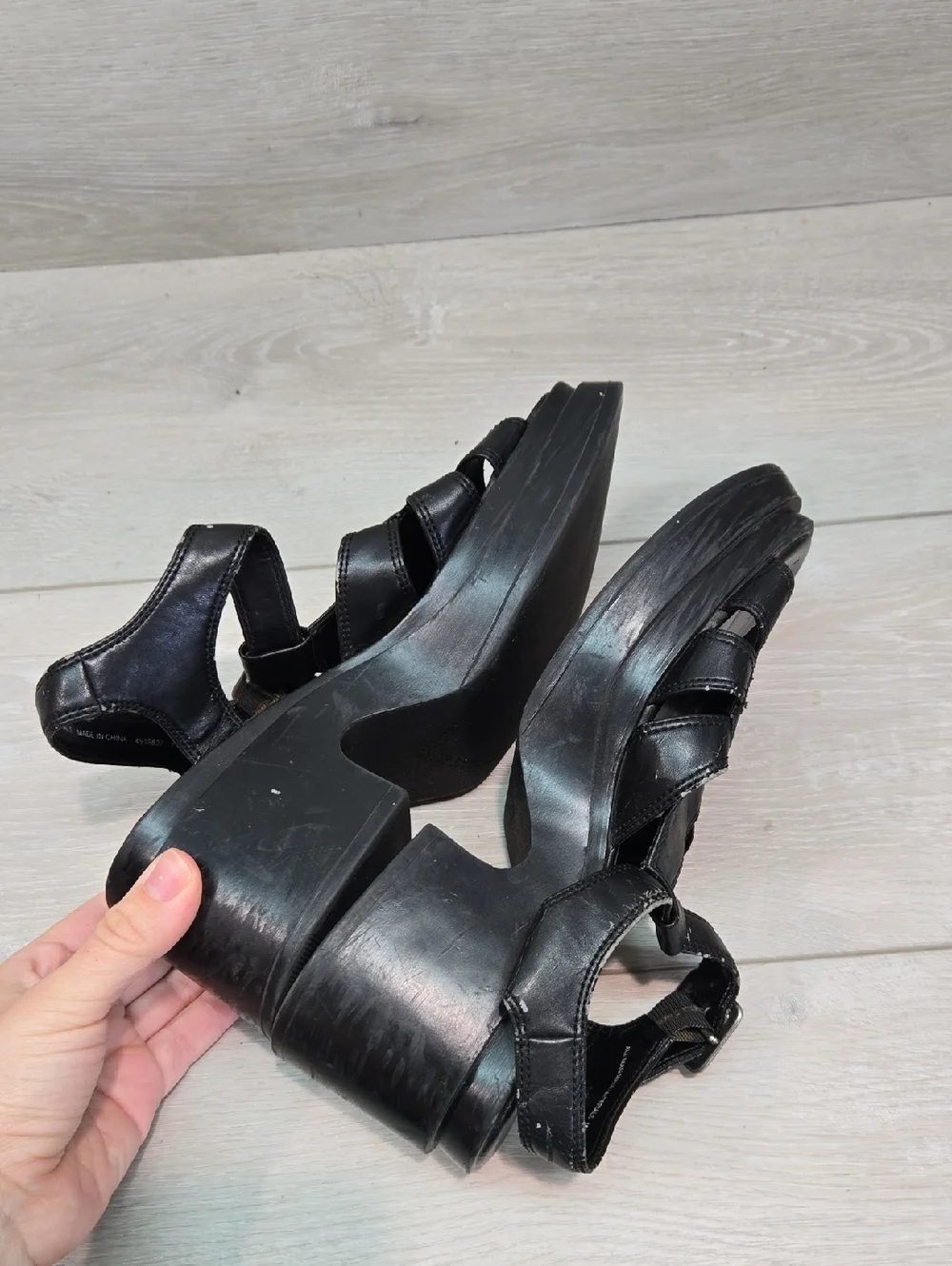 Vintage No Boundaries Women Hillary  Black Chunky Platform Sandals 90